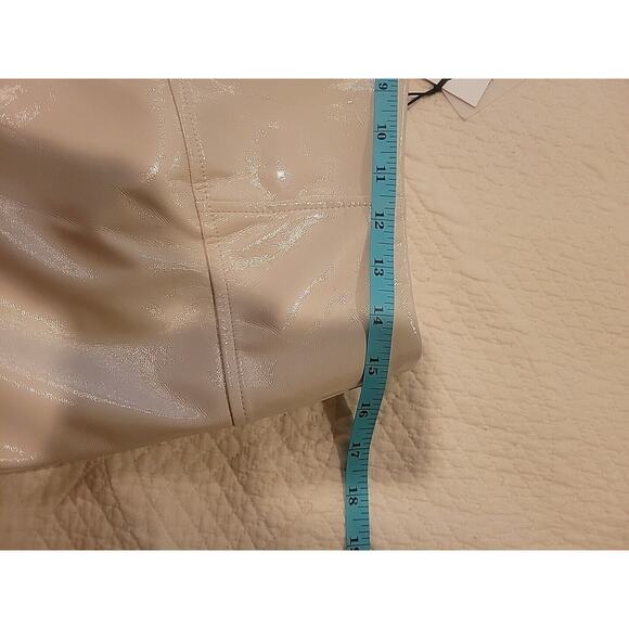 NWT 7 FOR ALL MANKIND Glazed Faux Leather Mini Skirt in Oyster Size M - Picture 4 of 13